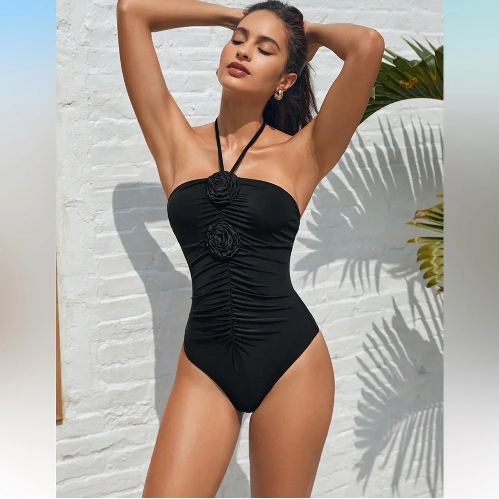 🚘Black Halter Neck One-Piece Swimsuit with Rosette and rushing - Picture 6 of 8